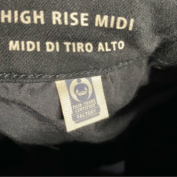 Universal Thread High Waisted MIDI Shorts - Picture 4 of 5